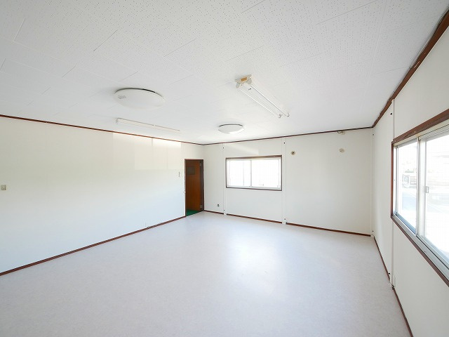 三条大路タカハシ店舗の内装