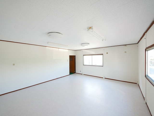 三条大路タカハシ店舗の内装