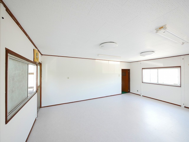 三条大路タカハシ店舗の内装