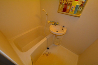 アクティ塚口の浴室