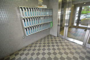 アクティ塚口のエントランス