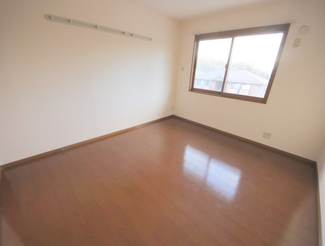 ルミエール南生駒Ⅲの居間・リビング