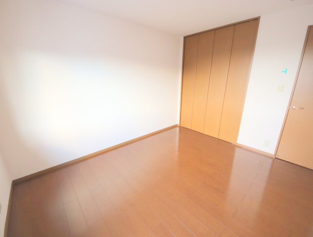 ルミエール南生駒Ⅲの居間・リビング