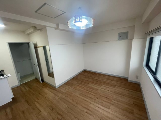 中央区銀座２丁目の賃貸マンションの居間・リビング|こちらの居間で趣味の時間をお楽しみください