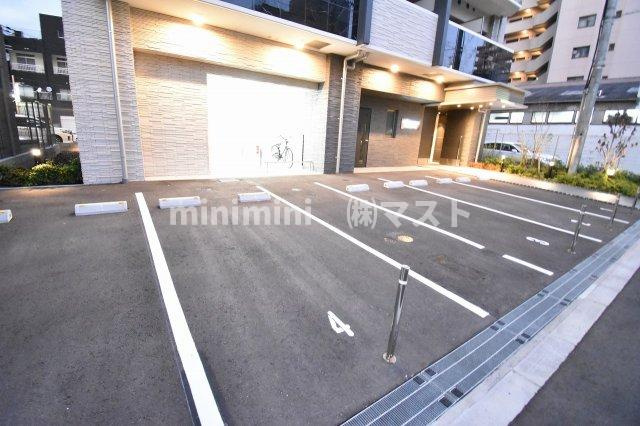 エスリードレジデンス梅田フロントの駐車場