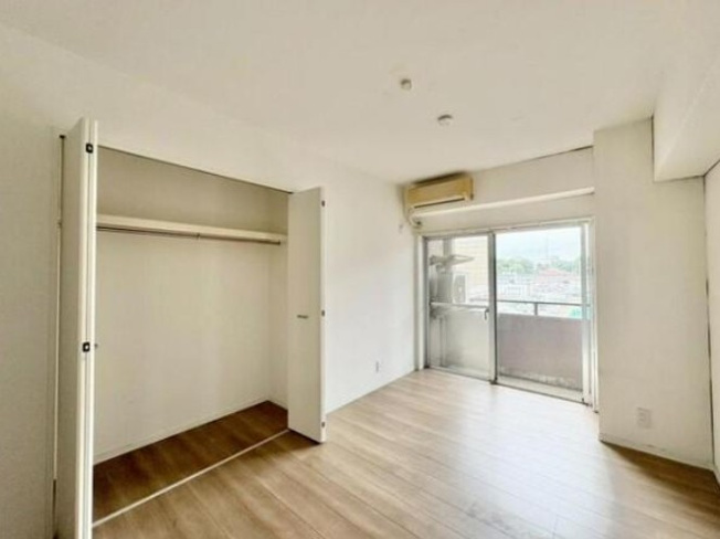 【洋室】 | グランシャリオ王子 | プライベートな自分時間を快適に過ごせるお部屋。