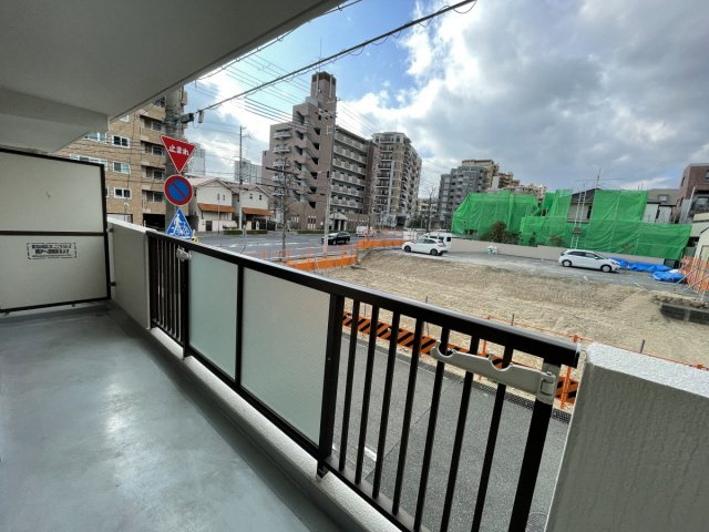 ウェルシー岡本のバルコニー