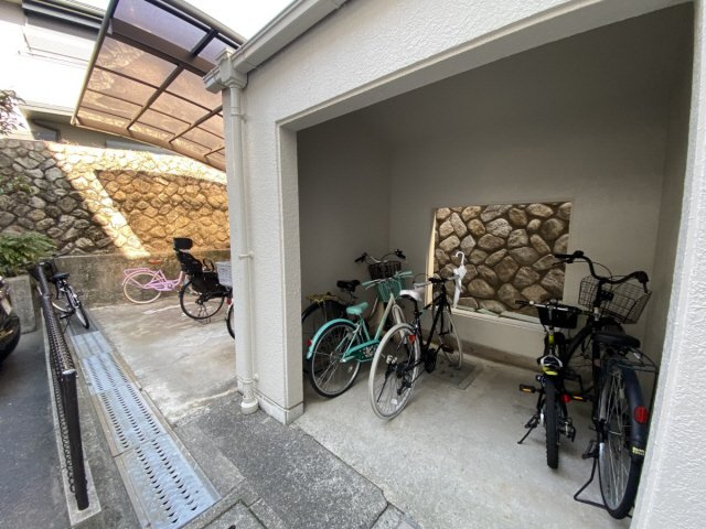 ウェルシー岡本のその他