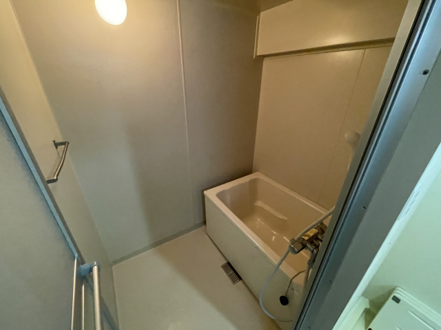 ウェルシー岡本の浴室