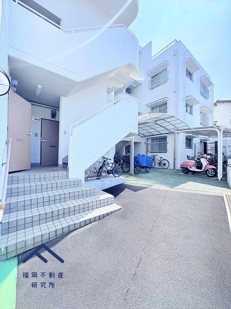 クローバーハイツ荒江の外観