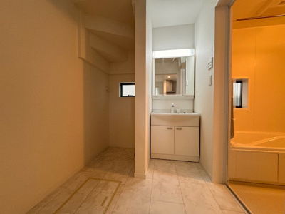 【独立洗面台】 | Heartful-Town岩倉市大地町全４棟【岩倉南小　岩倉中】 | 撮影
社長の村田です！
自らプレイヤーとして営業しています
長年の経験と実績から皆様により良いマイホーム購入のご提案をいたします。
住宅ローンの不安や購入後の不安等何でもご相談ください。