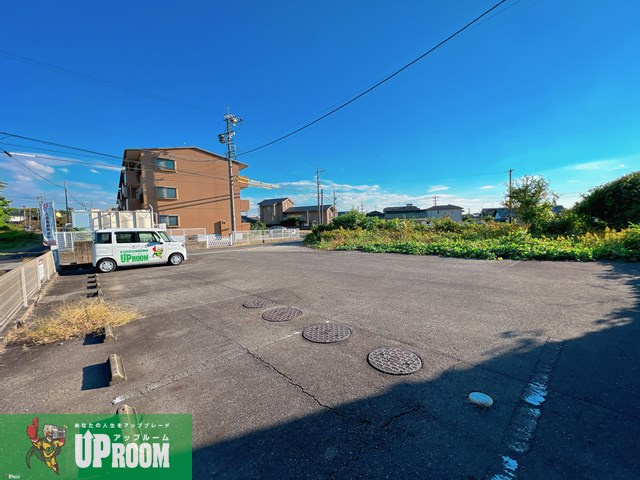 ロワールⅡの駐車場