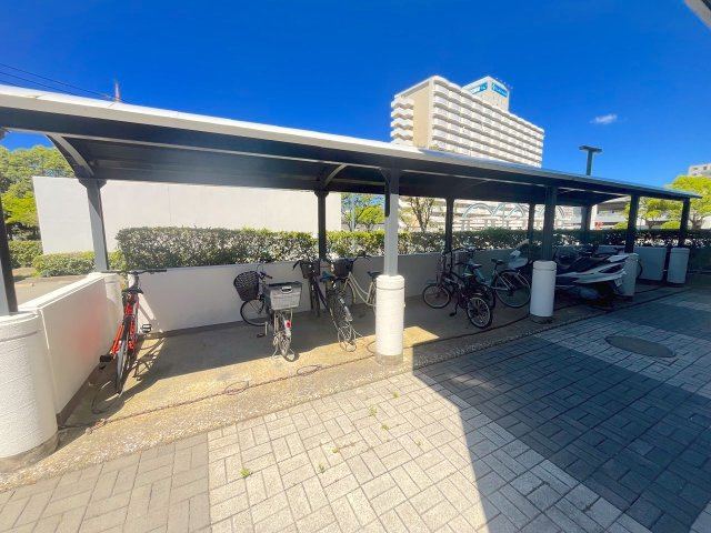 ネクサス香椎1号棟の駐輪場
