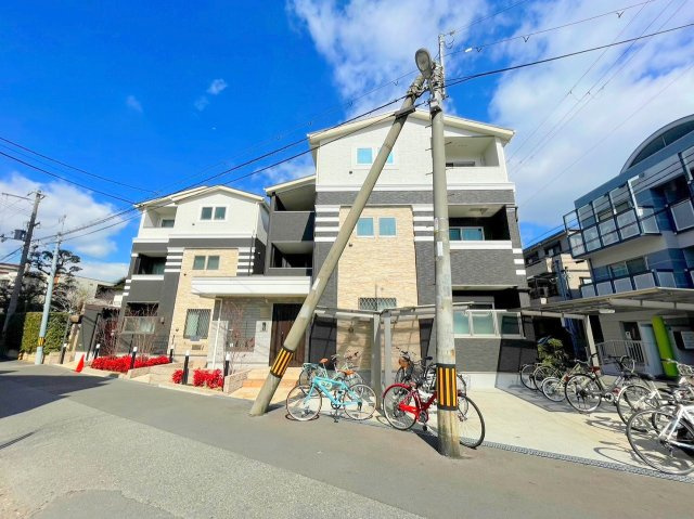 KTIカーサ三国本町の外観