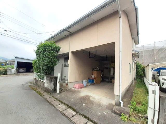 宇土市古保里町の中古一戸建の駐車場