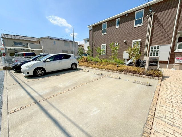 エアリ　フロントの駐車場