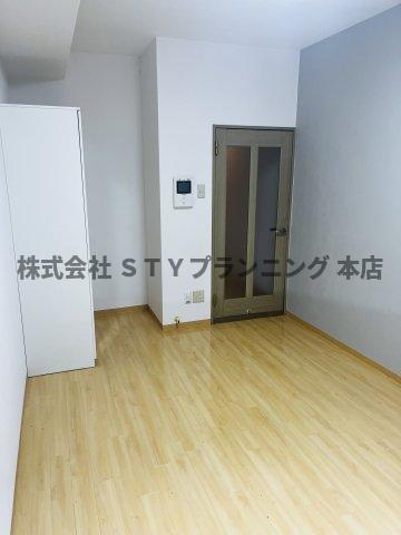 仲介手数料0円！クレスト泉の居間・リビング