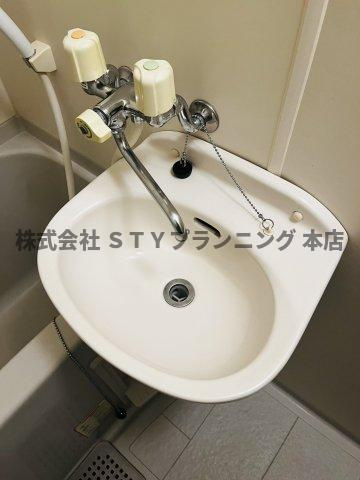 仲介手数料0円！クレスト泉の洗面所