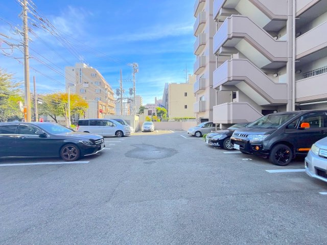 エンゼルハイム大濠公園南の駐車場