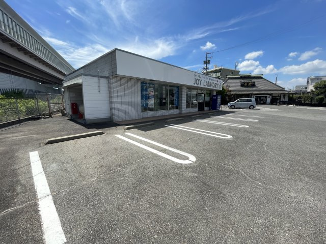 桶狭間切戸店舗(P８台共同利用)の駐車場