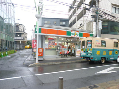 サンクス経堂北店まで109m