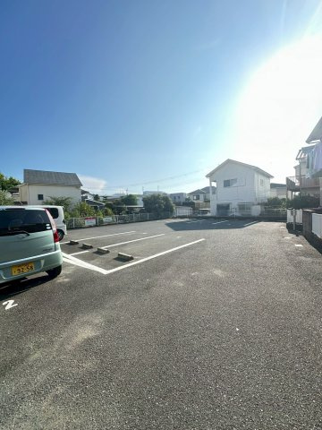 ひまわりタウンの駐車場