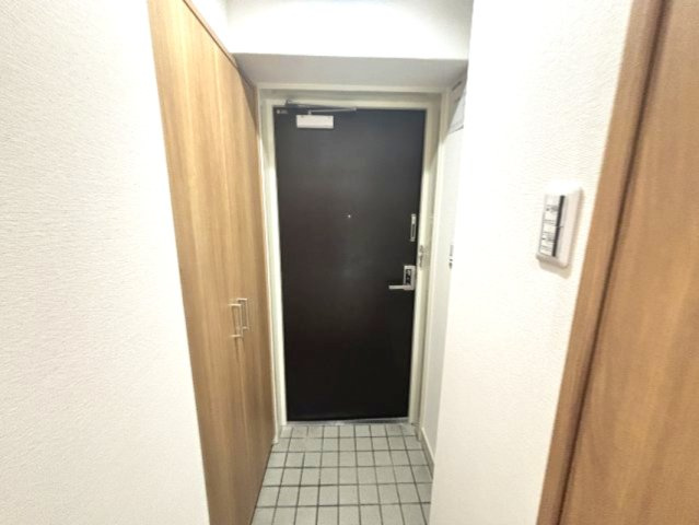 ジュネス本山の玄関