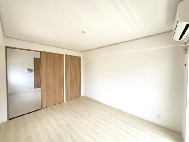 ジュネス本山の寝室