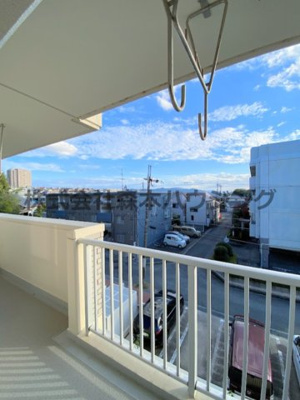 【展望】 | 　香里園ヒルズ | 室内からの眺望です