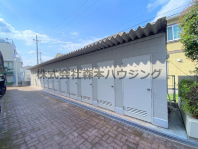 【その他】 | 　香里園ヒルズ | 各戸専用トランクルーム付き