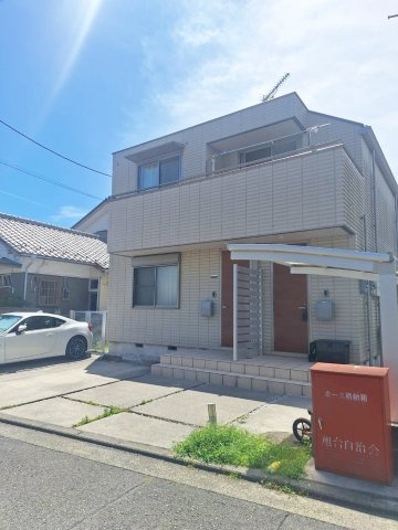 岡村メゾンのエントランス