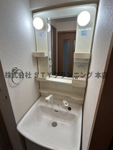 仲介手数料０円！アールズコート本郷の独立洗面台