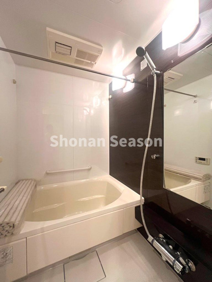 【浴室】 | 清潔感あふれる癒しの空間！1日の疲れを癒やす快適なバスタイム♪　　
