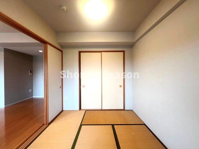 【和室】 | 和室はリビングと隣接しており、ご家族のニーズに合わせて一体利用可能！