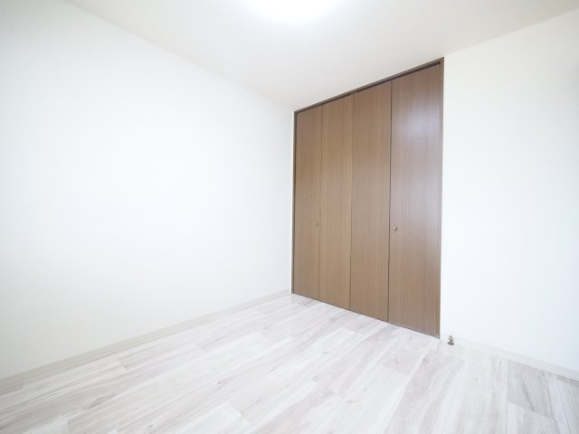 アクセスワケの洋室