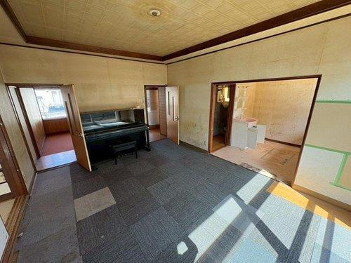 高台南向き4LDK！日当たりと眺望を叶える緑ケ岡の家♪の居間・リビング|売主様が綺麗にお住まいのため室内状況良好です♪