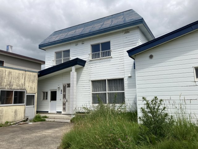 鳥取大通9丁目　古家付土地の周辺|間口は北側8.0m・東側11.0mの整形地です。