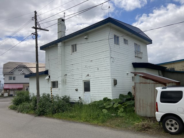 鳥取大通9丁目　古家付土地の前面道路含む現地写真|建築条件がなくお好きな建築会社様で建てることが出きます♪
