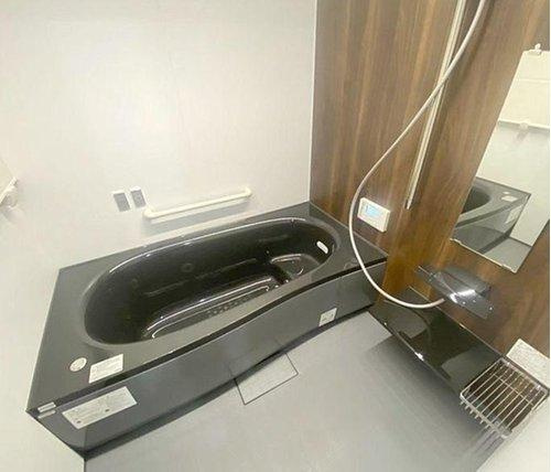 釧路町河畔 6丁目【築3年】中古平屋住宅の浴室|酸素を含んだ小さな泡を浴槽に大量発生「酸素美泡湯」です♪