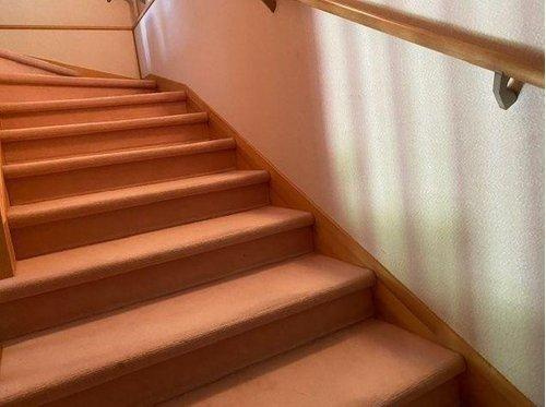 標茶町常盤町 【7DK以上】大型戸建のその他|広い階段なので上り下りしやすく安心です♪