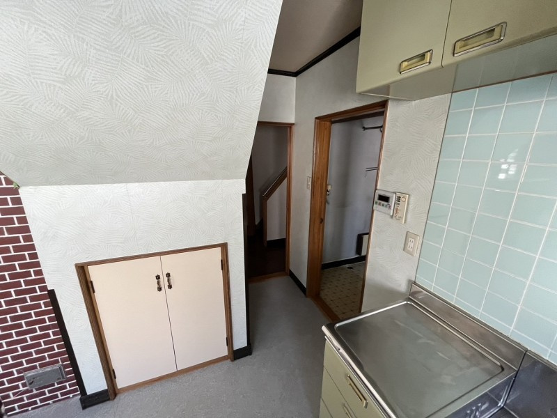 釧路市美原5丁目の中古戸建「ペチカ」のある５LDKのお家♪のキッチン|便利な収納と機能的な生活動線◎