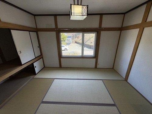 【敷地広々♪】釧路市城山２丁目 中古住宅の和室|お陽さまの光とさわやかな風をたっぷりとりこめます◎