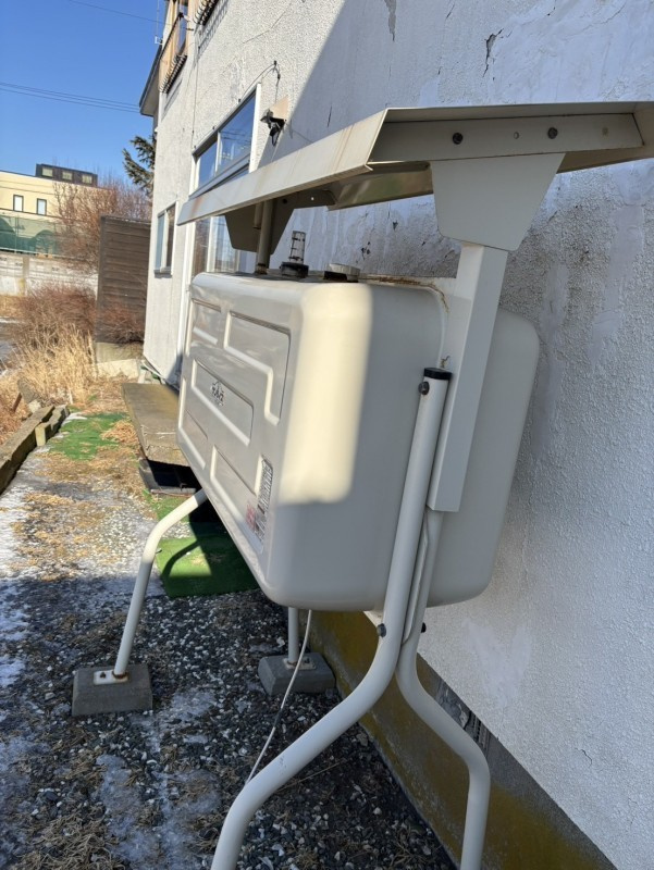 春採4丁目で飲食店跡の店舗付住宅が登場！多様な用途に♪の外観|灯油タンク設置で暖房も安心です♪