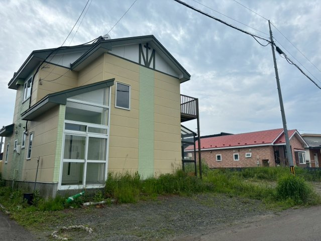 中鶴野　古家付土地の外観|広々土地とコンテナ付！夢の家づくりへ。