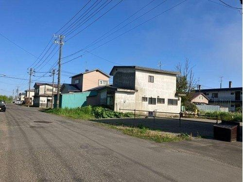 釧路市新富士町3丁目　売土地の前面道路含む現地写真|静かで交通量の少ない、穏やかな住宅街です。