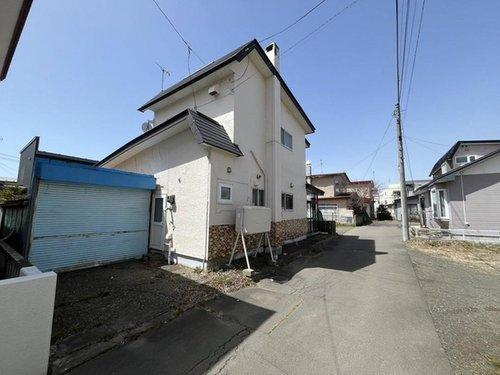 釧路市駒場町　売土地の前面道路含む現地写真|静かで交通量が少なく、穏やかな住宅街です。