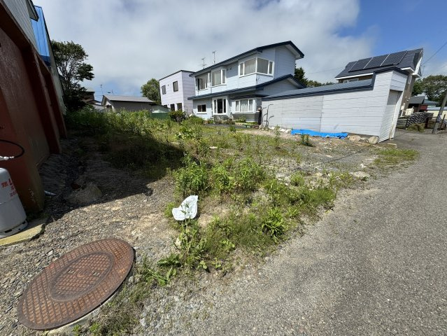 釧路市大楽毛西1丁目　売地の前面道路含む現地写真|大楽毛エリアは土地が安く、建物にこだわる人におすすめです。