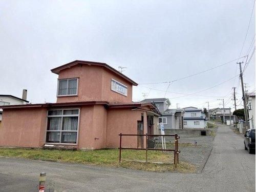 釧路市桜ケ岡5丁目　売土地の前面道路含む現地写真|周辺は静かで落ち着いた雰囲気の住宅街です。