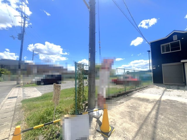 ◆２０２４年１０月リフォーム完了◆全居室６帖以上の４ＬＤＫ◆駐車４台可能◆山科区大宅中小路町の前面道路含む現地写真|前道含む現地