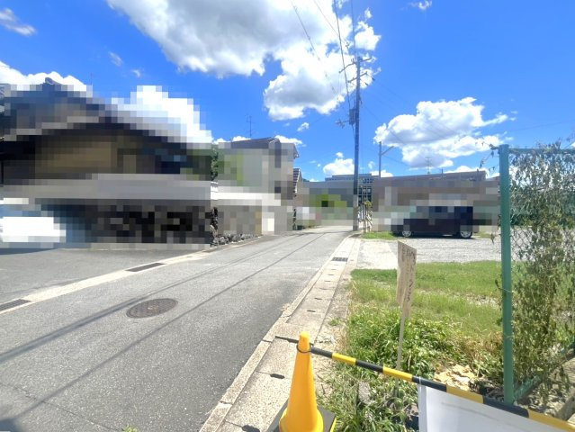 ◆２０２４年１０月リフォーム完了◆全居室６帖以上の４ＬＤＫ◆駐車４台可能◆山科区大宅中小路町の前面道路含む現地写真|前道含む現地